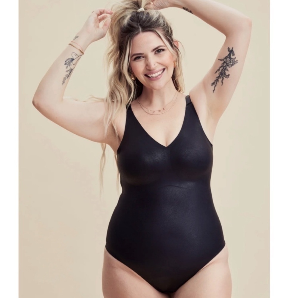 KNIX Papaya LuxeLift BLACK Faux Leather Shapewear Thong Bodysuit size S+